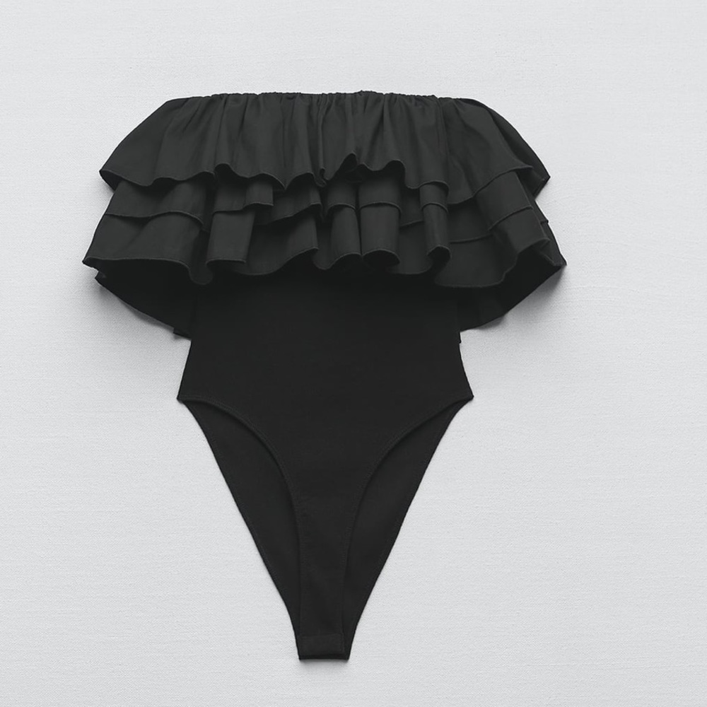 ⚫️STRAPLESS RUFFLED BODYSUIT ⚫️ - Picture 3 of 6